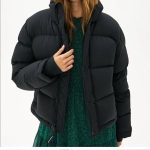 Aritzia TNA the Super Puff Shorty XS